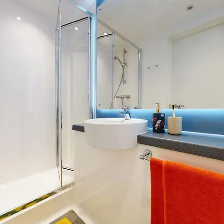 Private Bedrooms With Shared Kitchen, Studios And Apartments At Canvas Wembley In Londres Exterior foto