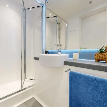 Private Bedrooms With Shared Kitchen, Studios And Apartments At Canvas Wembley In Londres Exterior foto