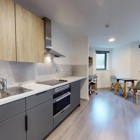 Private Bedrooms With Shared Kitchen, Studios And Apartments At Canvas Wembley In Londres Exterior foto