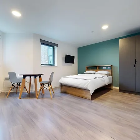 Private Bedrooms With Shared Kitchen, Studios And Apartments At Canvas Wembley In Londres Exterior foto