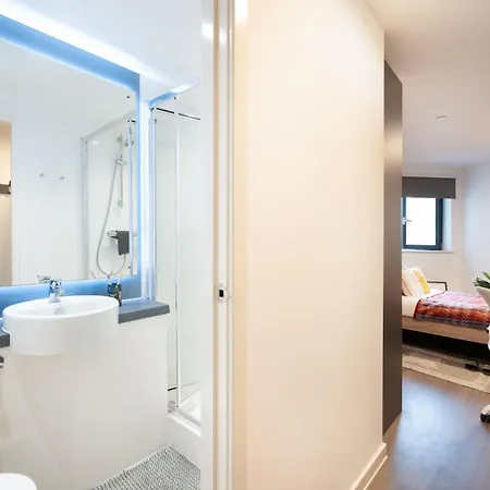 Private Bedrooms With Shared Kitchen, Studios And Apartments At Canvas Wembley In Londres Exterior foto