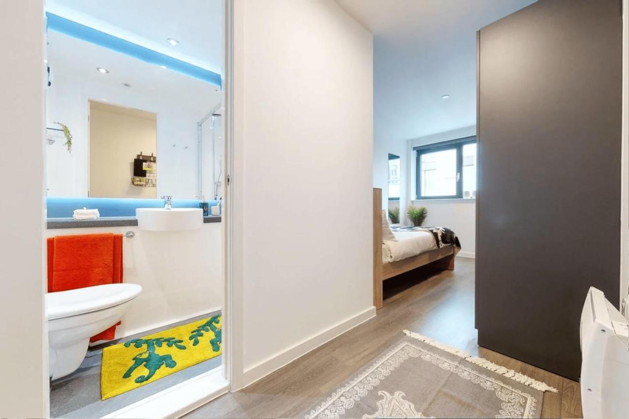 Private Bedrooms With Shared Kitchen, And At Canvas Wembley In London