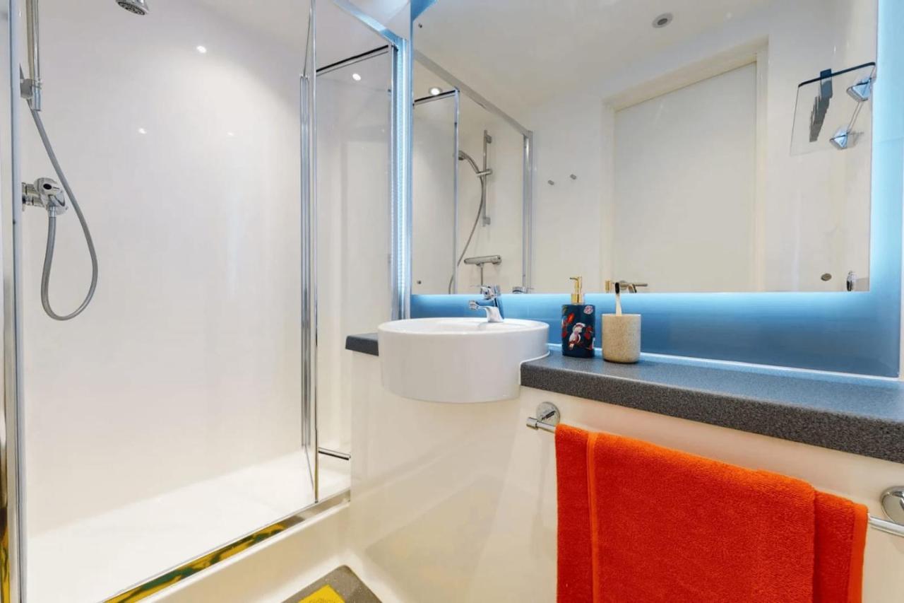 Private Bedrooms With Shared Kitchen, And At Canvas Wembley In London