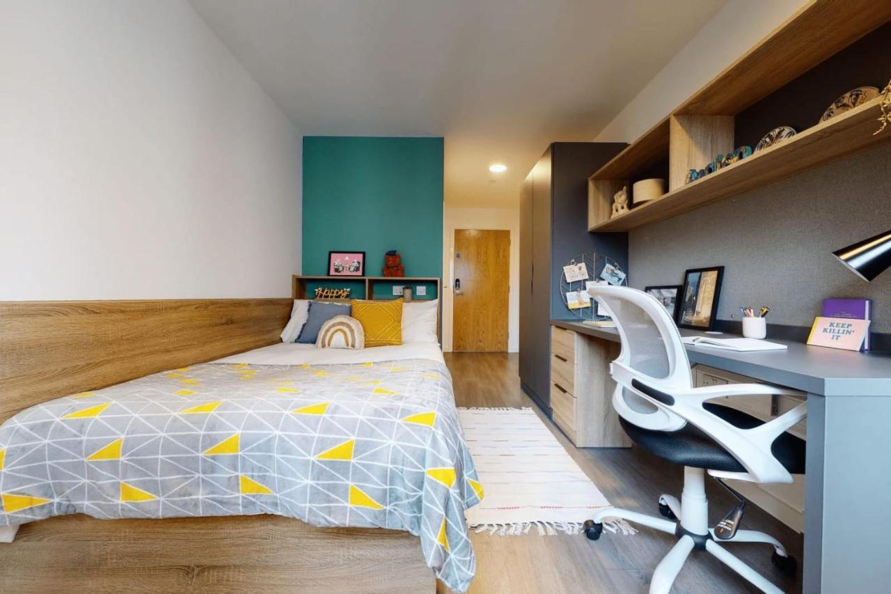 Apartamento Private Bedrooms With Shared Kitchen, And At Canvas Wembley In *